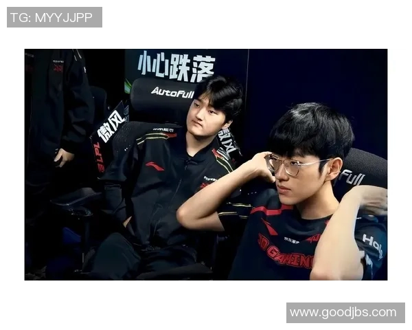 LPL赛季精彩收官Ruler在激烈对决中展现超凡实力引发热议