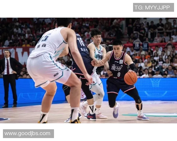 山东高速力压强敌,球队冲击季后赛形势一片大好 山东高速力压强敌,球队冲击季后赛形势一片大好