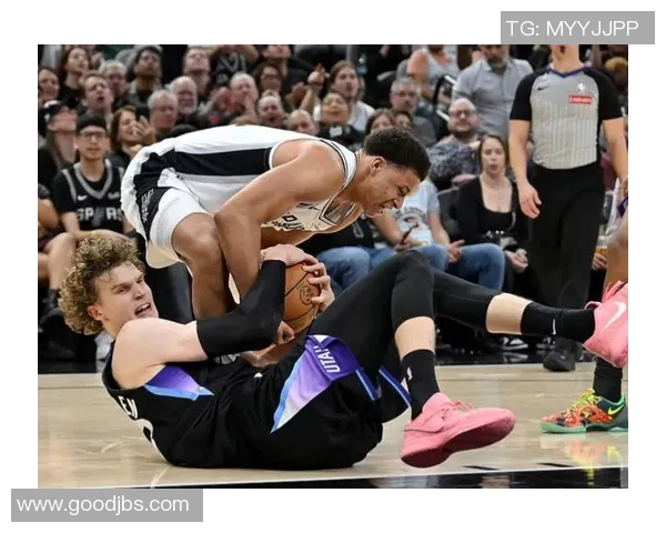 爵士双杀尼克斯，连胜不止